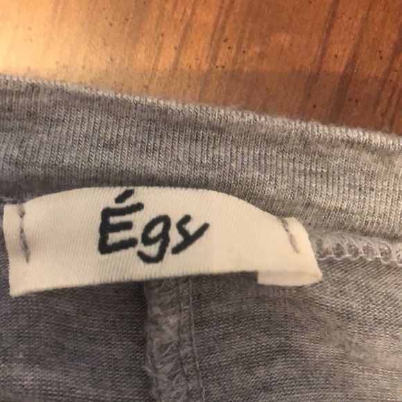 Grey flowy three quarter length top - Picture 2 of 4